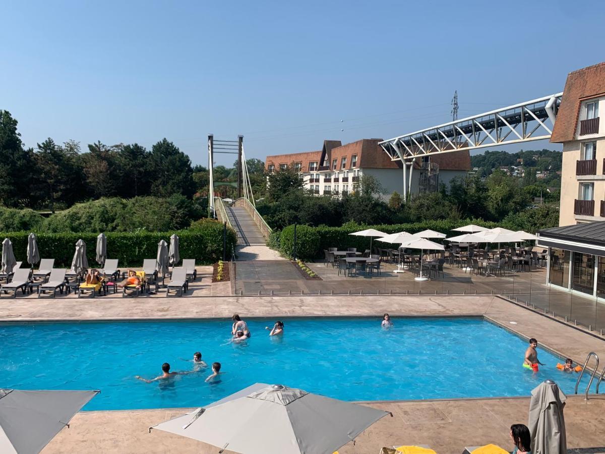Amiraute Hotel Golf Deauville Touques Exteriör bild