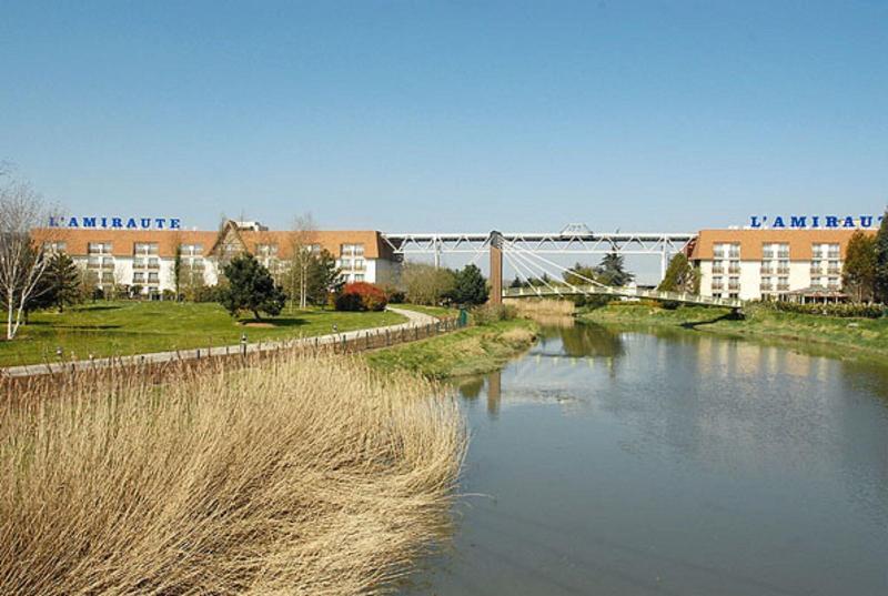 Amiraute Hotel Golf Deauville Touques Exteriör bild