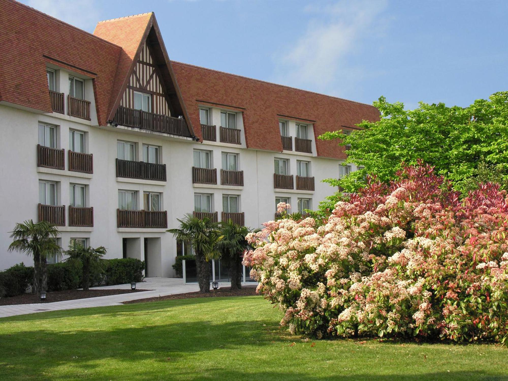 Amiraute Hotel Golf Deauville Touques Exteriör bild