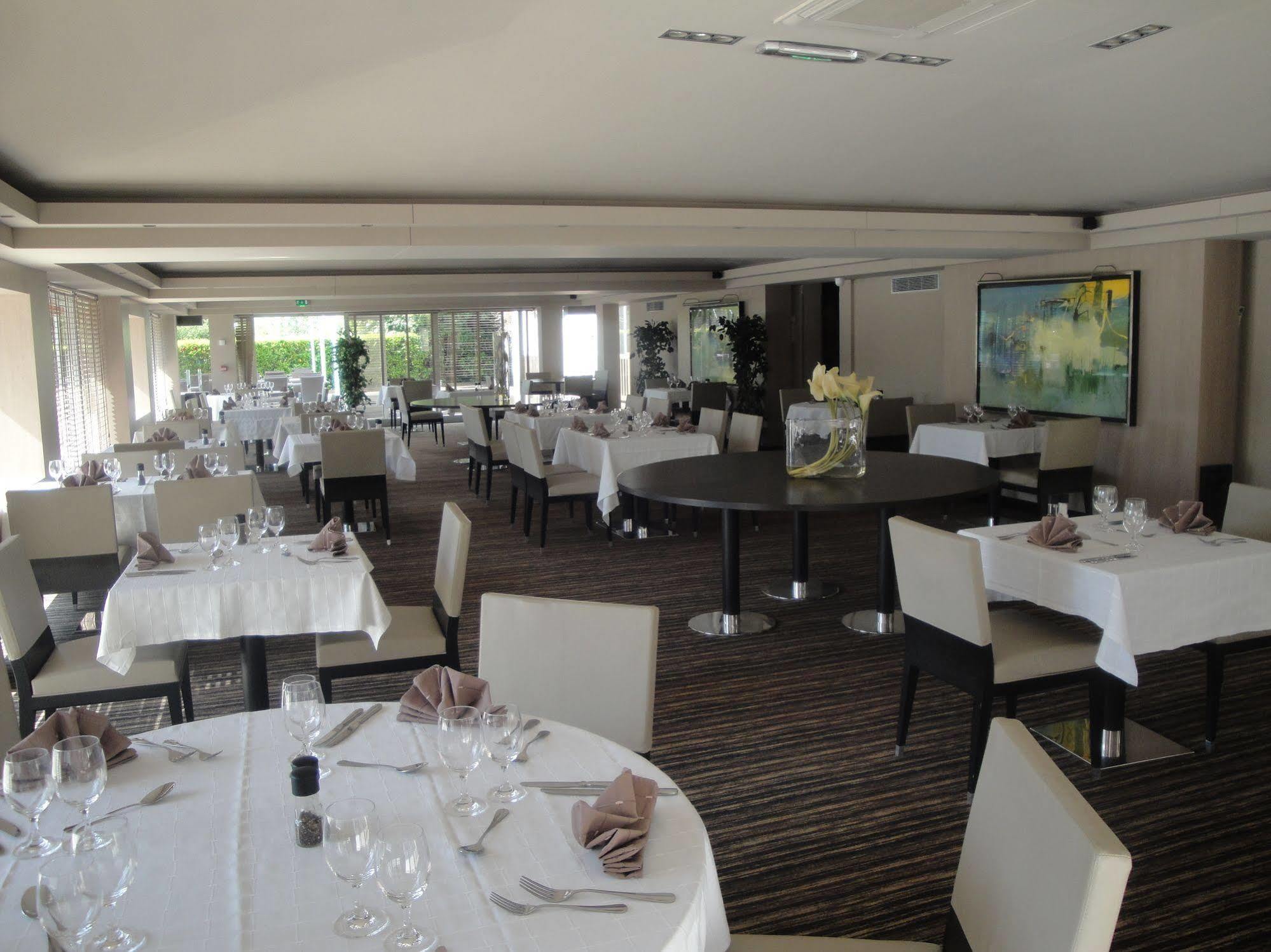 Amiraute Hotel Golf Deauville Touques Exteriör bild