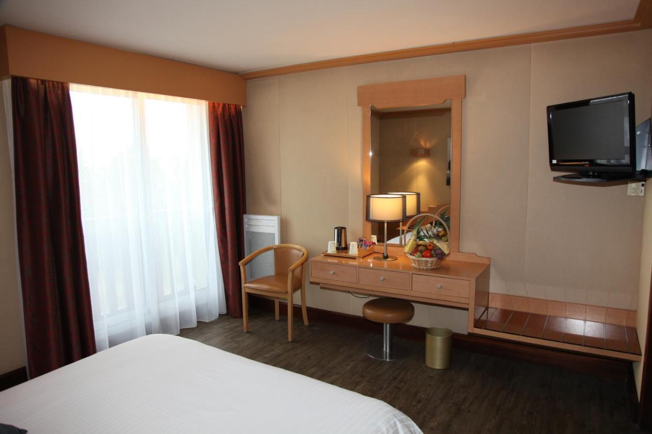 Amiraute Hotel Golf Deauville Touques Exteriör bild